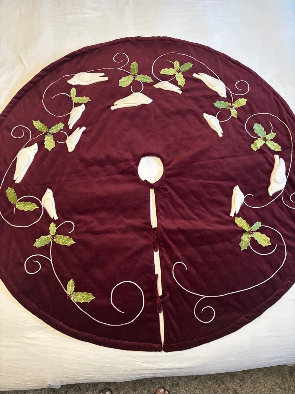 Martha Stewart Red Velvet Birds Christmas Tree Skirt 2002